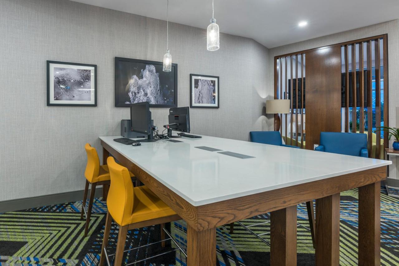Holiday Inn Express & Suites Moncton By Ihg Εξωτερικό φωτογραφία